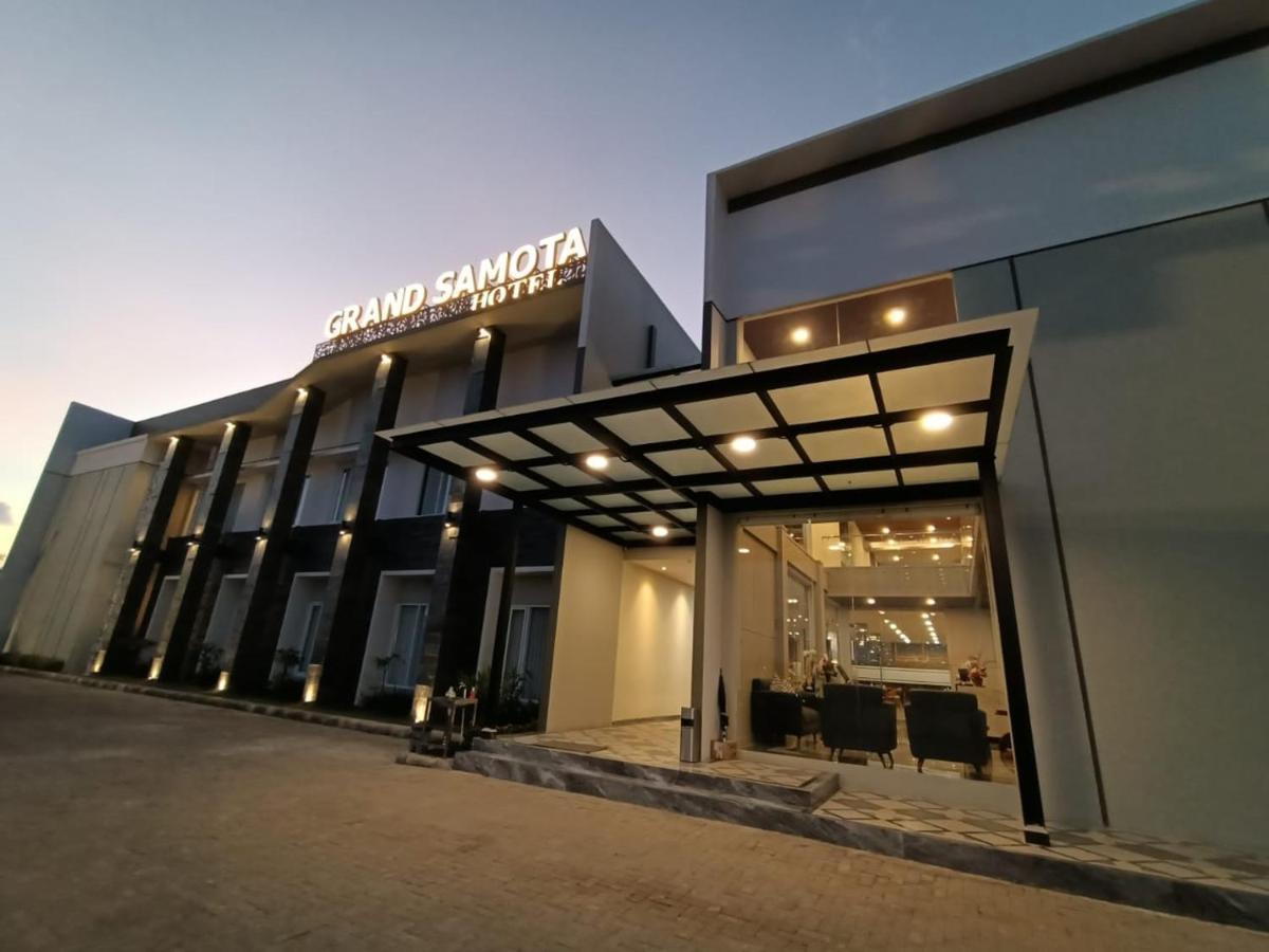 グランド サモタ ホテル Sumbawa エクステリア 写真